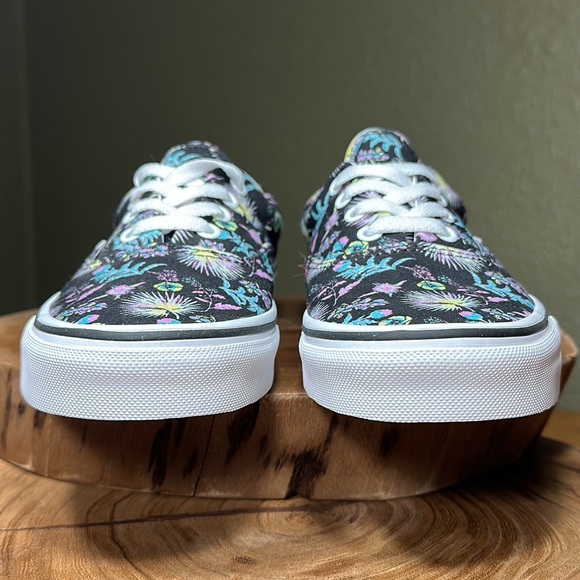 *NWOT* VANS Era Paradise Floral Sneaker - Picture 5 of 16